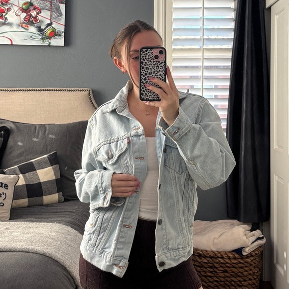 Levi's Jackets & Blazers - Levi's Classic Light Blue Denim Jacket